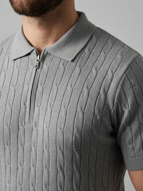 280720266a67f18696cc1.webp Erkek Yazlık Triko Saç Örgü Tişört Kısa Kol Polo Yaka Fermuarlı T-Shirt - Gri