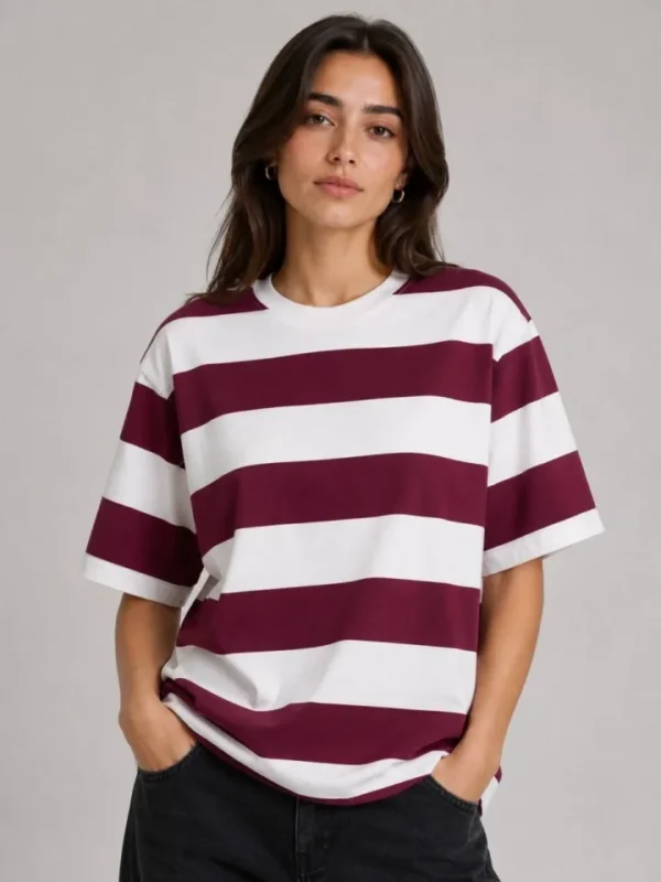 280720266a67f22023ece.webp Çizgili Oversize Tişört Bisiklet Yaka Kısa Kol Yazlık T-Shirt - Bordo
