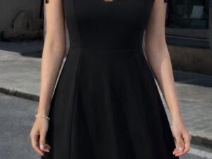 170820266a83769547e75.jpeg Kadın Madonna Yakalı Dantelli Kısa Janjan Krep Elbise